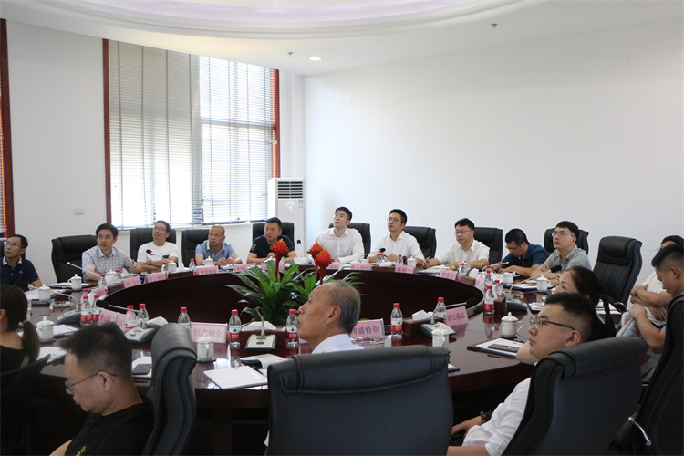 丽水市经信局副局长潘祝平一行
